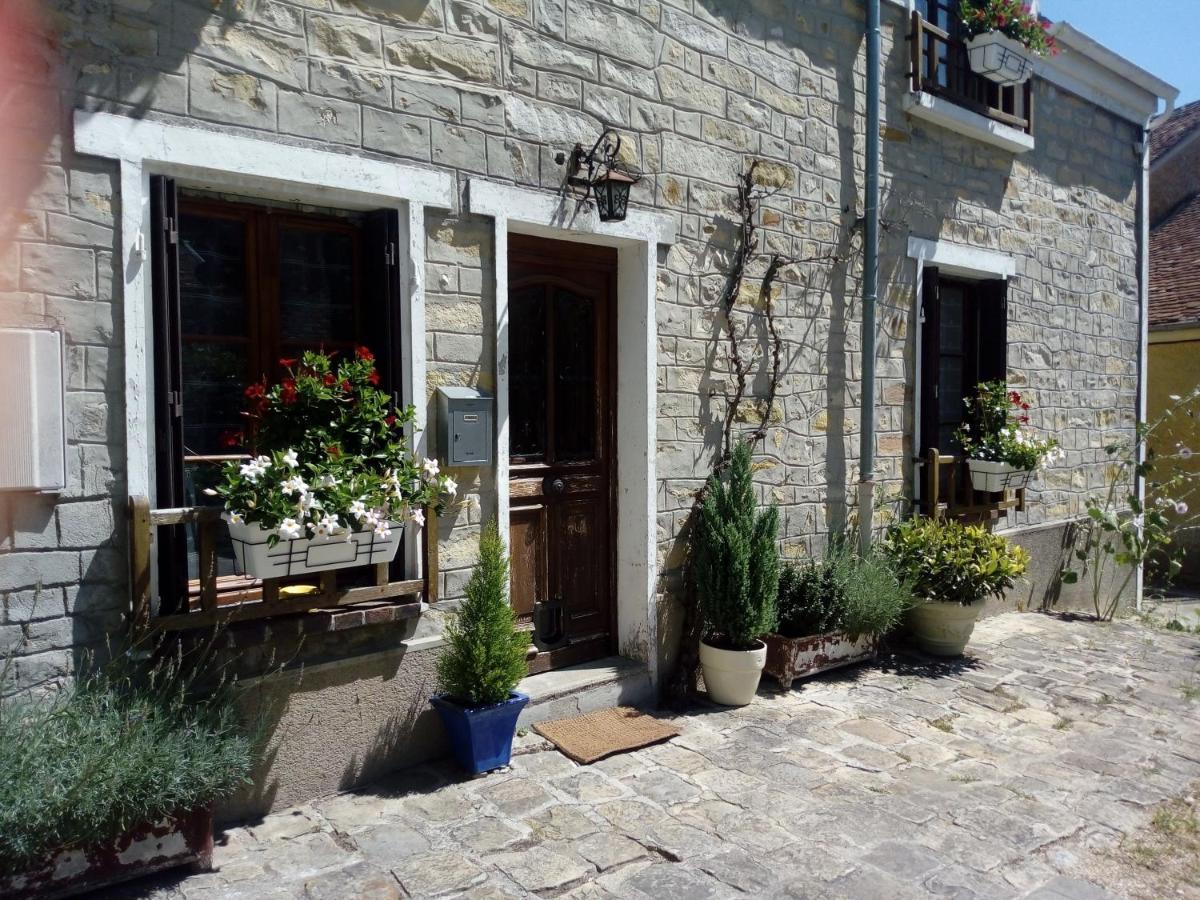 Charmante Maison A Recloses Exterior photo